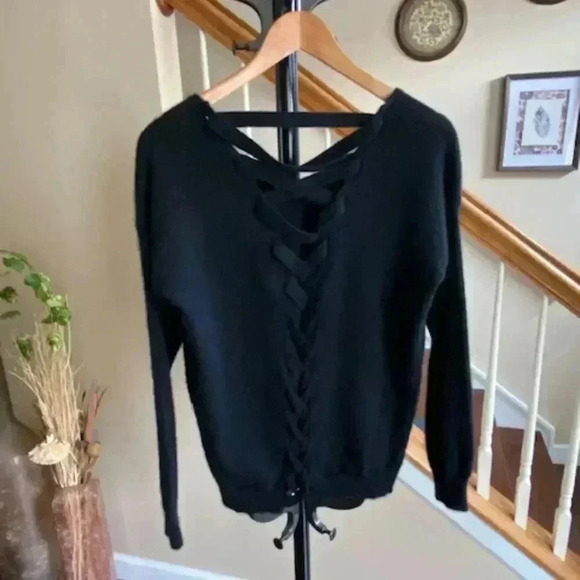 AQUA Cashmere Lace-Up Back V-neck Sweater Black Size XS - Picture 2 of 10
